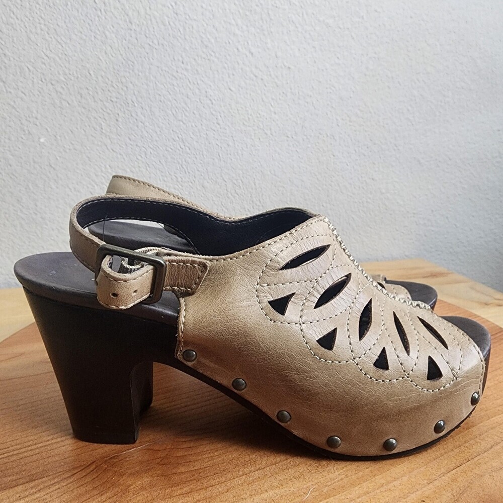 Dansko Shoes Womens EU 37 Beige Leather Sandals Slingback Studded Block Heel